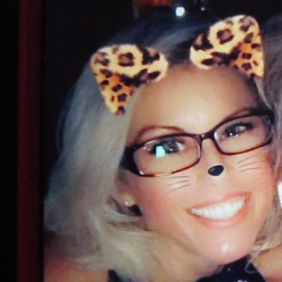 Meet your Posher, Massie - Picture 1 of 3